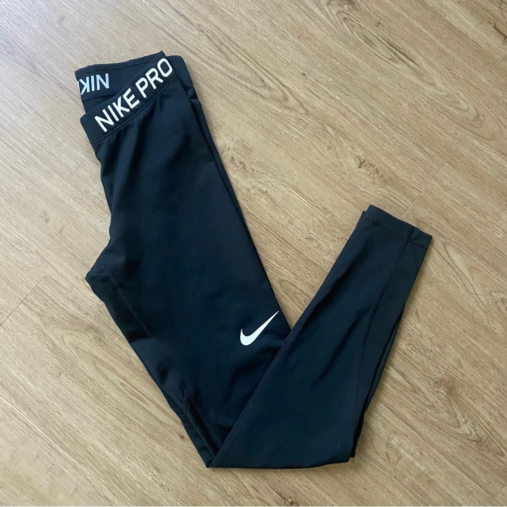 Nike Pro Mid-Rise Mesh-Paneled Leggings